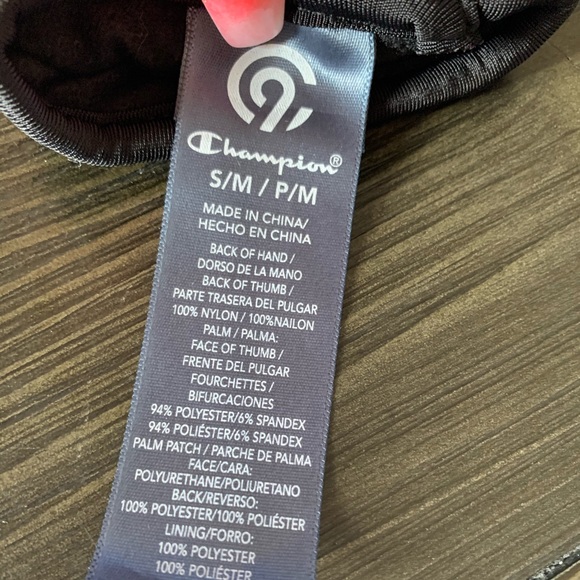 Champion wind and water resistant gloves NWOT - Picture 3 of 3